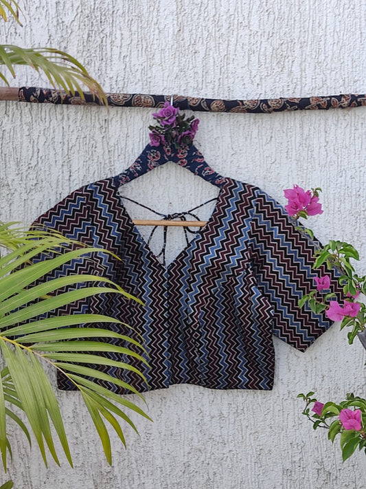 BLACK ZIG ZAG SILK READYMADE BLOUSE