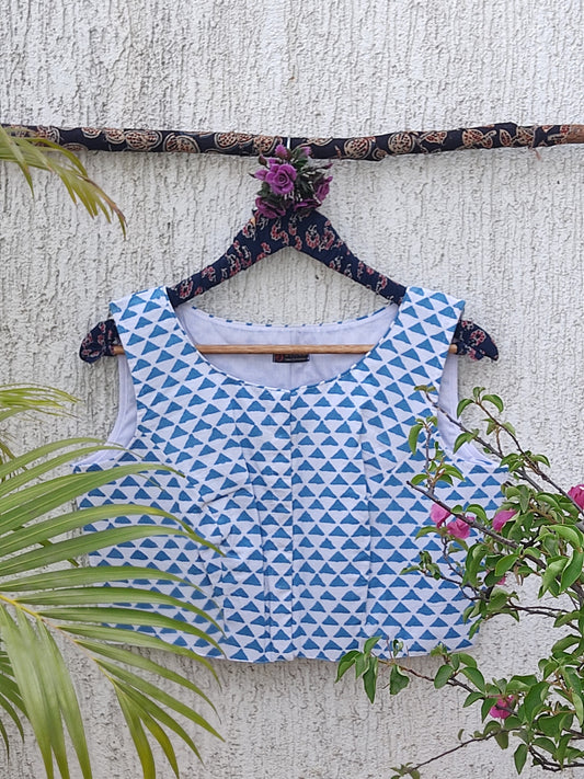 WHITE TRIANGLE PRINT READYMADE BLOUSE