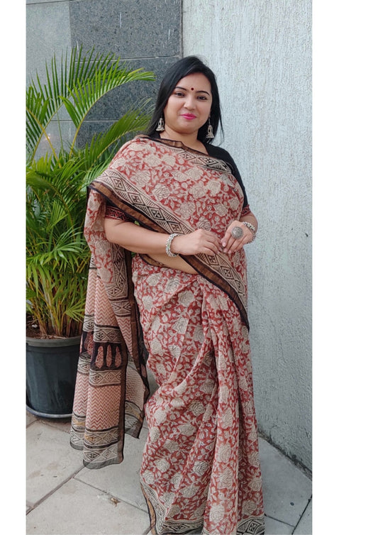 KHAT COLLECTION RUST FLORAL JAAL HANDBLOCK PRINTED KOTA DORIA SAREE