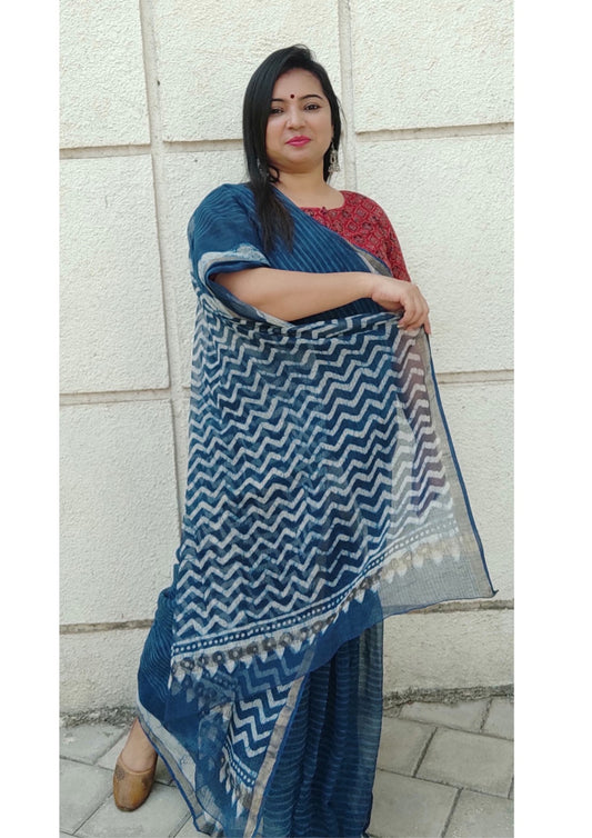 KHAT COLLECTION INDIGO GEO HANDBLOCK PRINTED KOTA DORIA SAREE