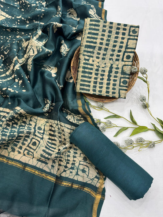 Slow-made Chanderi silk fabric by Indian artisans
