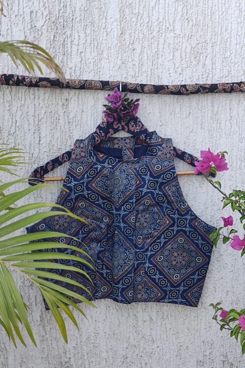 INDIGO SQUARE BUTTA SILK READYMADE BLOUSE