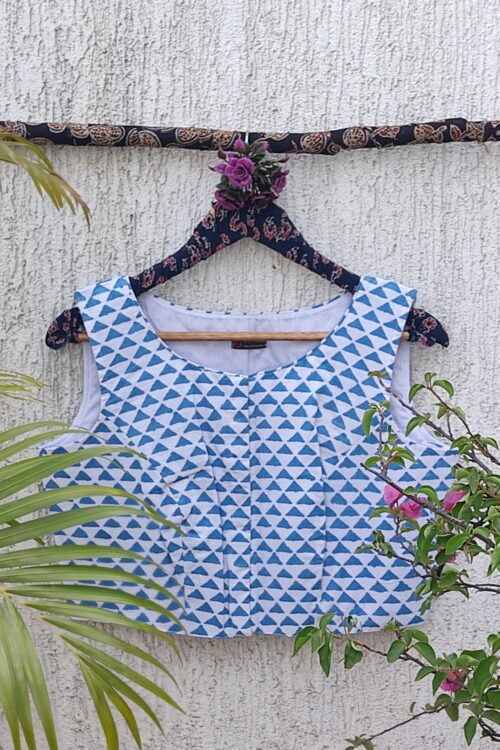 WHITE TRIANGLE PRINT READYMADE BLOUSE